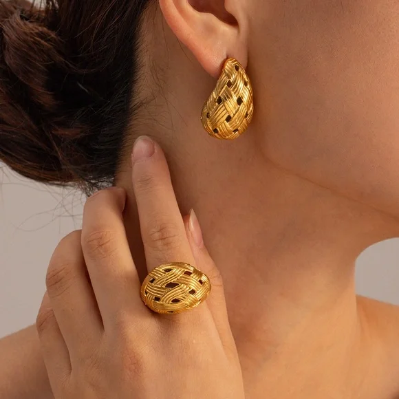 24K Gold Teardrop Earrings*Drop Earrings*Waterproof and Sweatproof - Picture 3 of 6